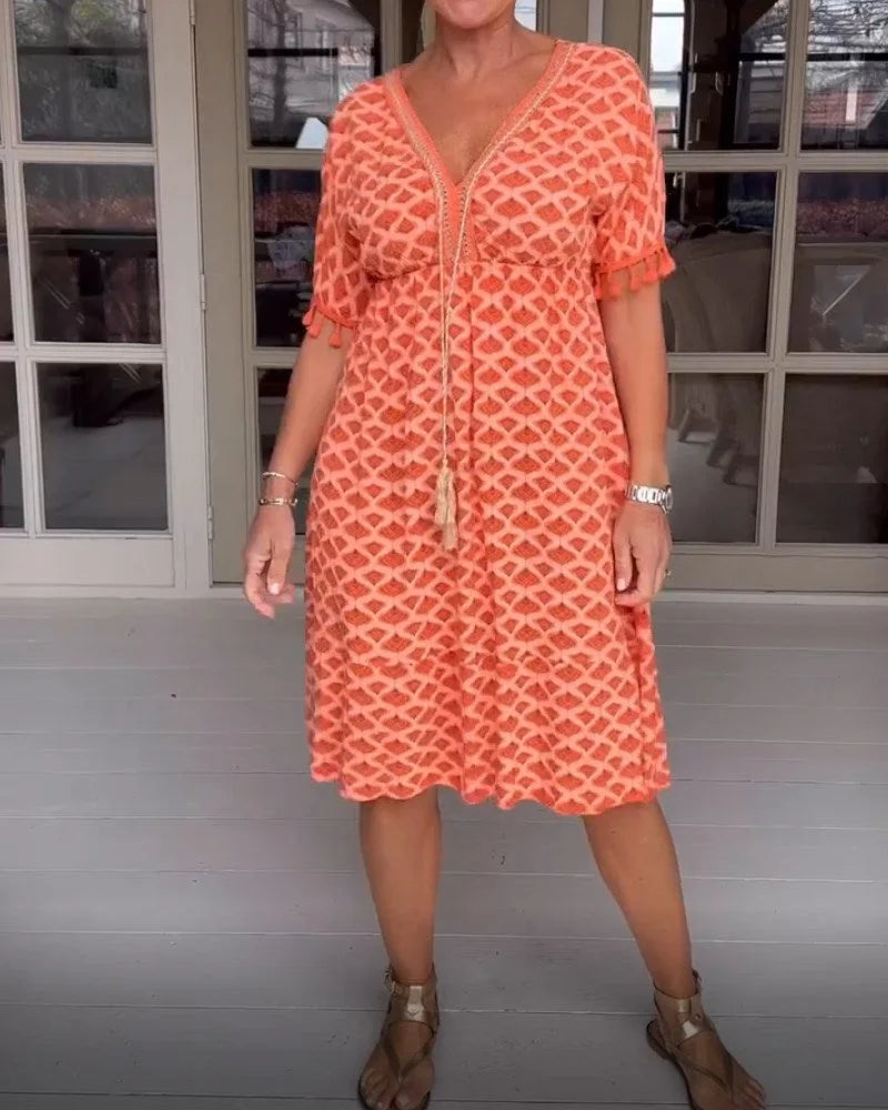 HelenMae - Lässiges Kleid mit V-Ausschnitt und Print