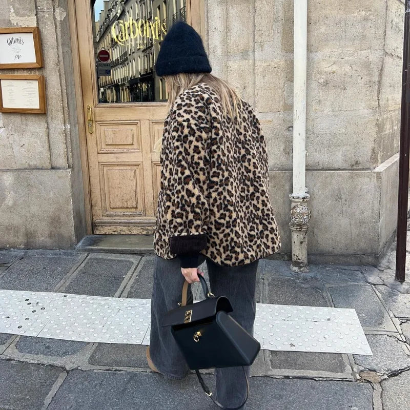 Chiara - Kuschelige Leopardenjacke mit Knöpfen