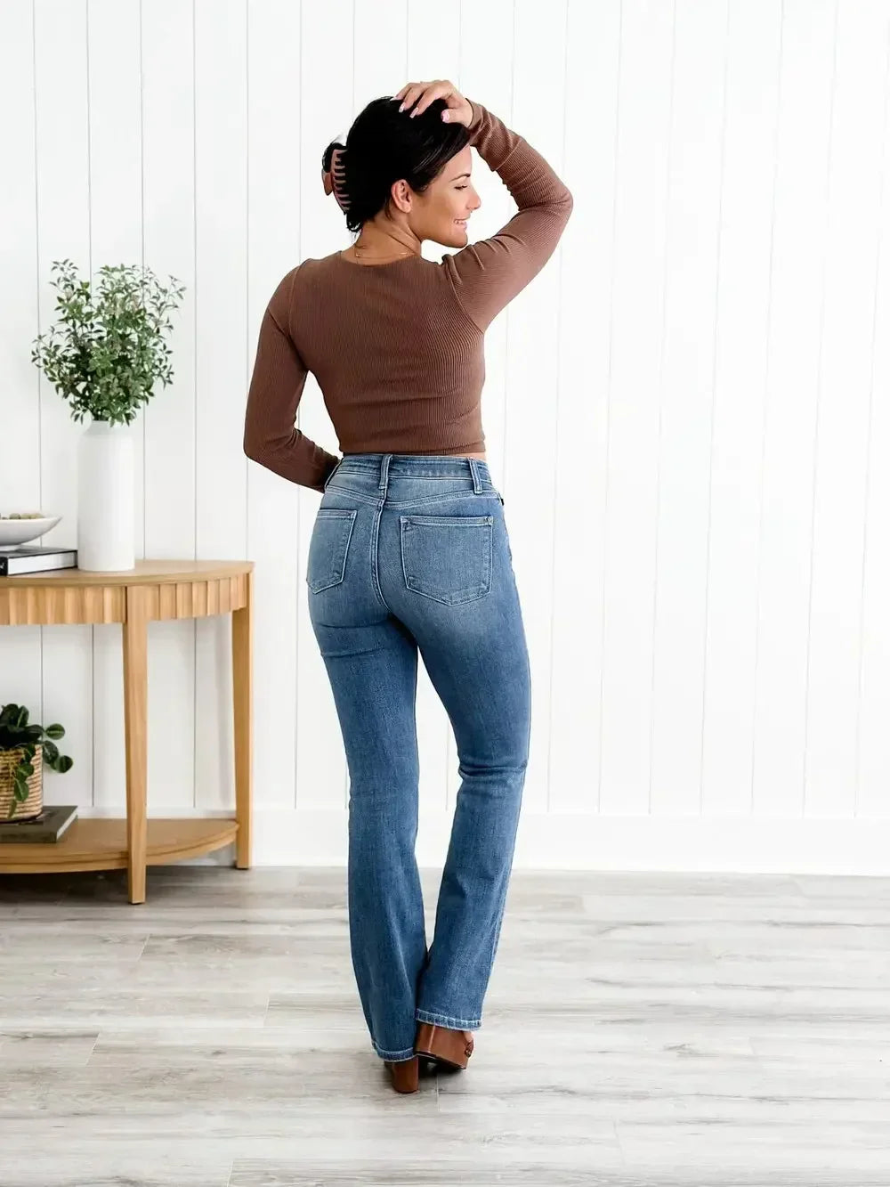 Judy Blue - Bauchfreie Jeans mit Stiefelschnitt