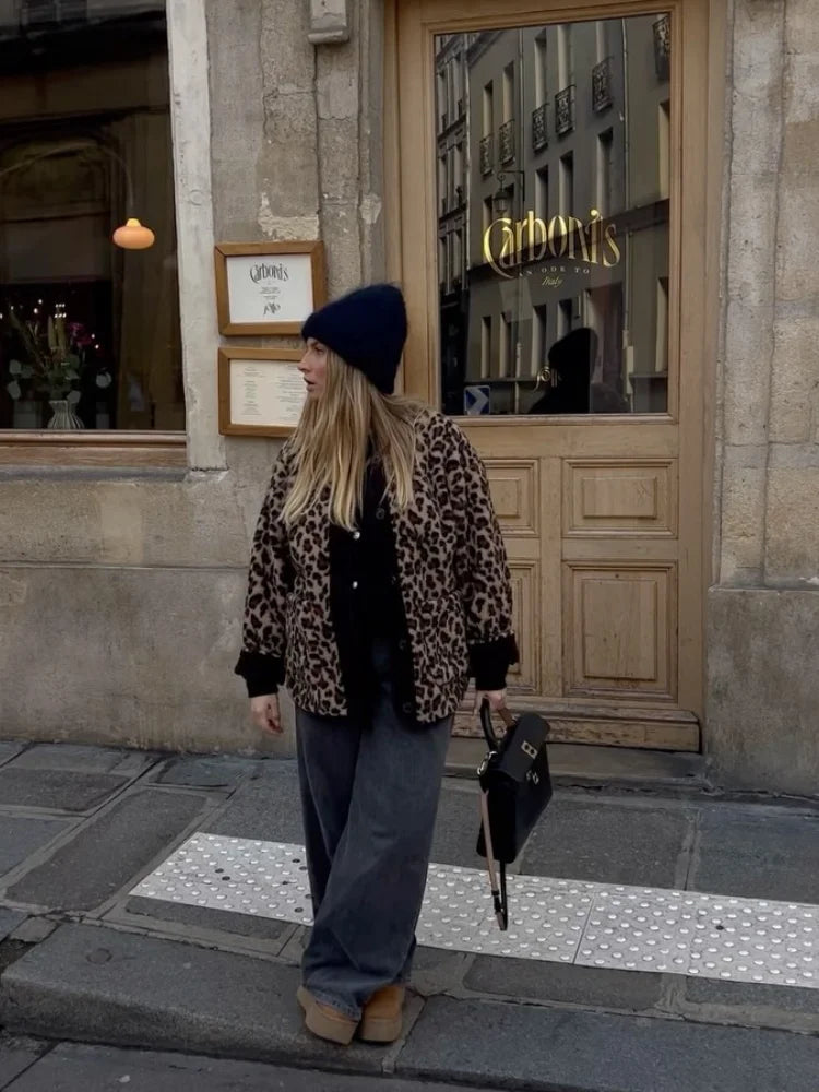 Chiara - Kuschelige Leopardenjacke mit Knöpfen