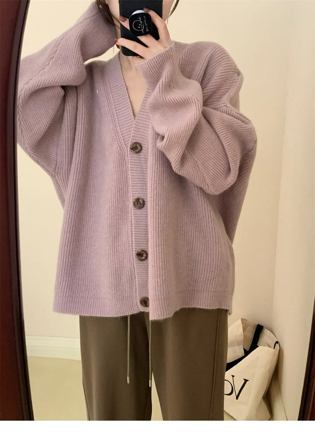 Birger Mae - Lässige Strickjacke mit V-Ausschnitt