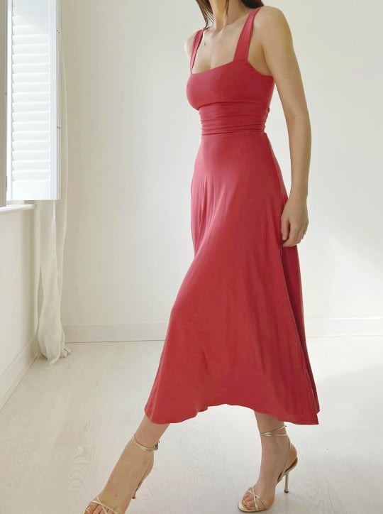 Daniella - Elegantes Kleid mit eingearbeitetem, formendem BH